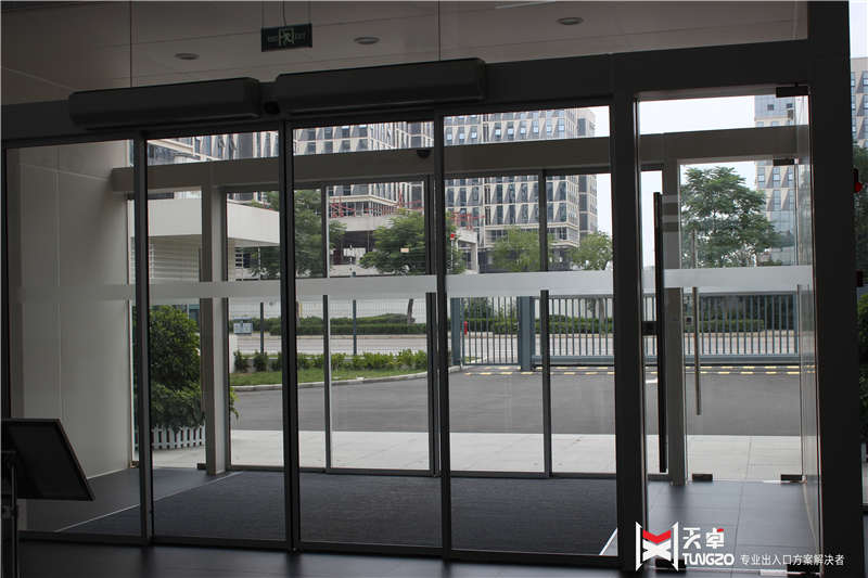 西安寶馬<a href=https://xinghuofengchuan.com/4s/ target=_blank class=infotextkey>4S店自動門</a>