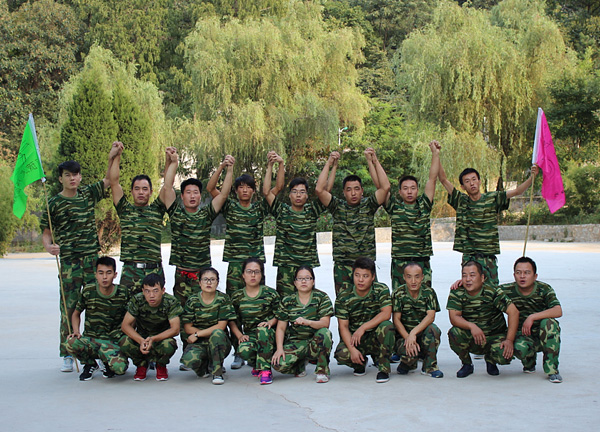 天卓自動門員工團建合