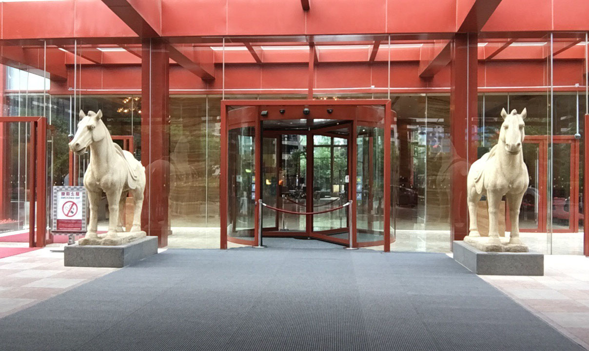 多瑪凱拔三翼旋轉(zhuǎn)門