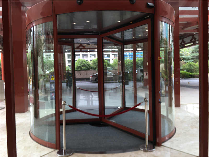 多瑪凱拔三翼旋轉(zhuǎn)門