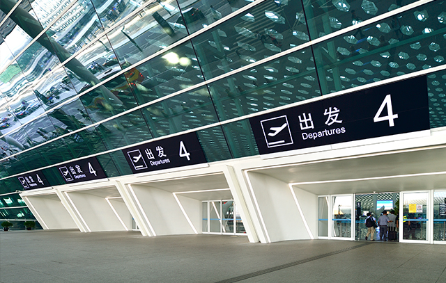 機場出發廳自動門