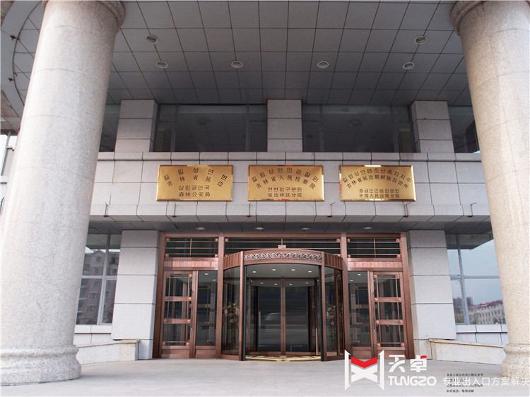 兩翼旋轉(zhuǎn)門有幾種運(yùn)行模式?冬季該使用那種模式?